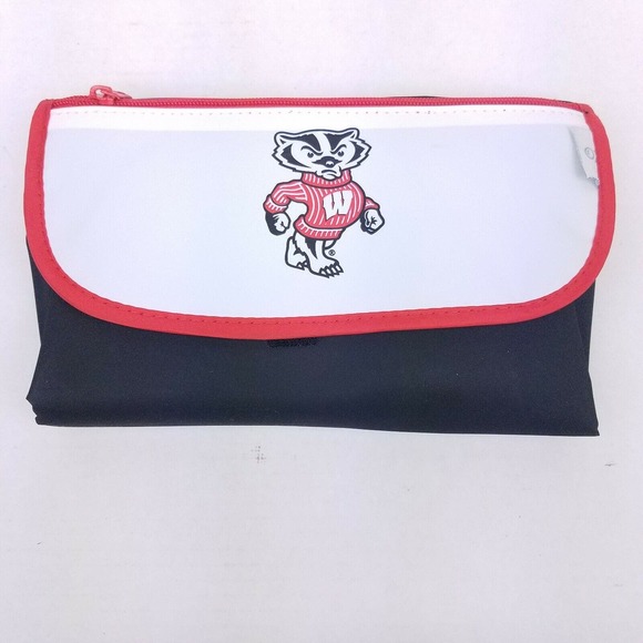 University of Wisconsin Madison Cozy Cover On The Go Changing Pad Cushioned - Picture 1 of 6